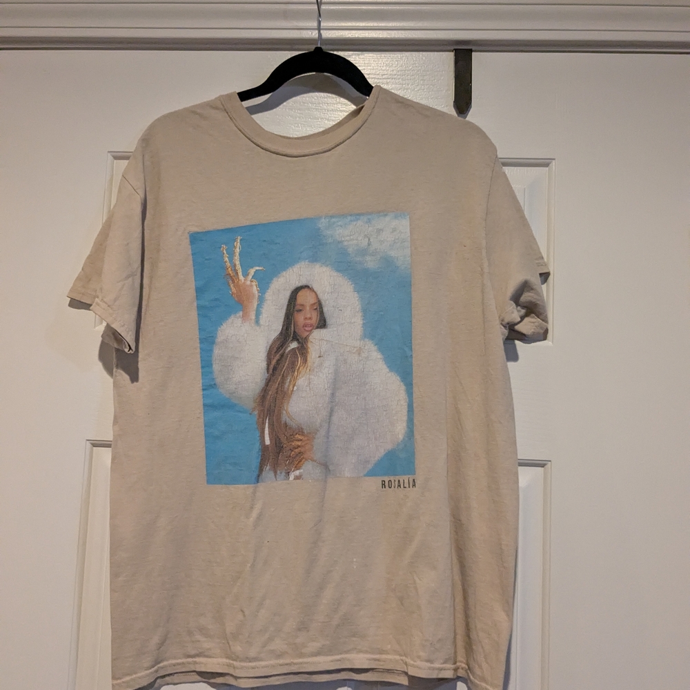Rosalía Graphic T-Shirt in Beige